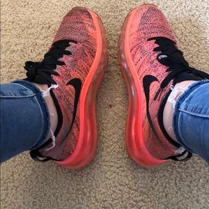 Nike Flyknit Air Max Size 6